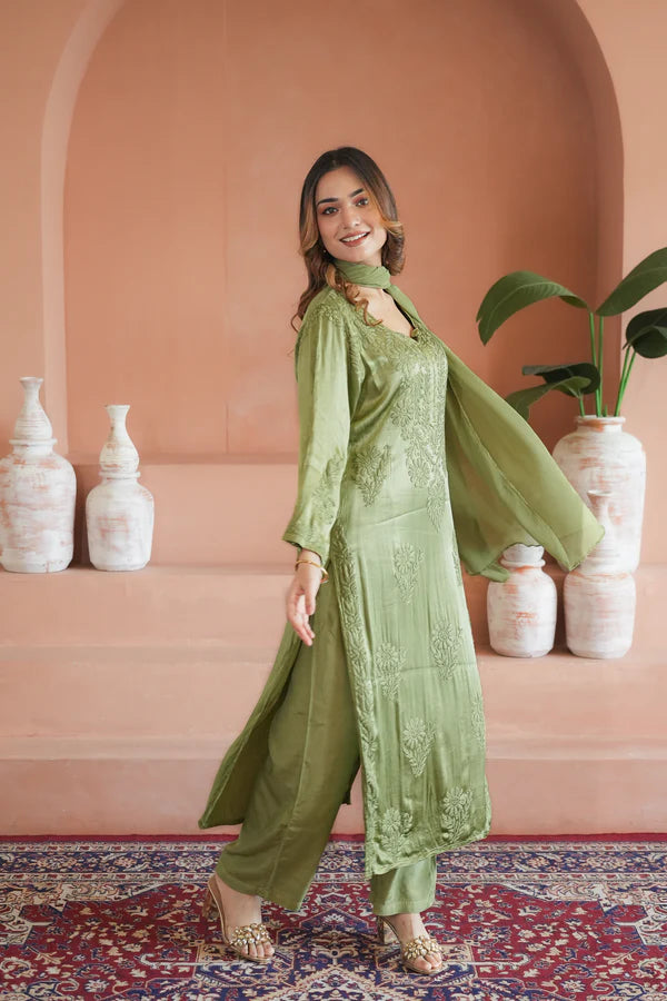 Gulnaar chikankari 3 pc set in green.