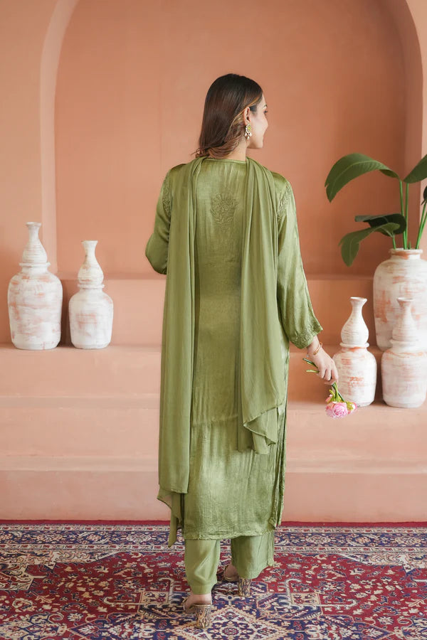Gulnaar chikankari 3 pc set in green.