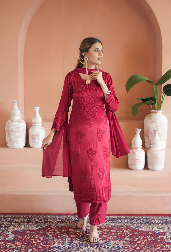 Gulnaar chinon chikankari 3 pc set in Maroon